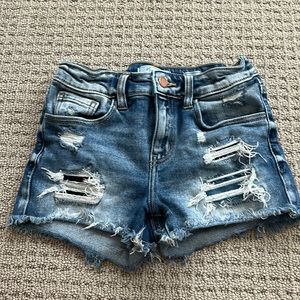 Buckle girl’s size 14 jeans shorts. Adjustable.